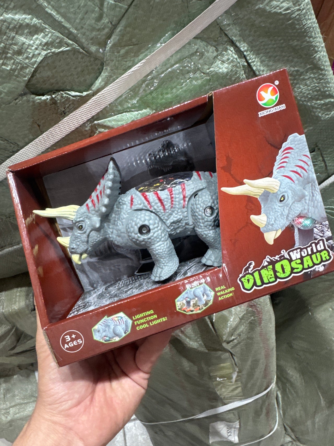 DINOSAURIO Triceratops LUZ SONIDO