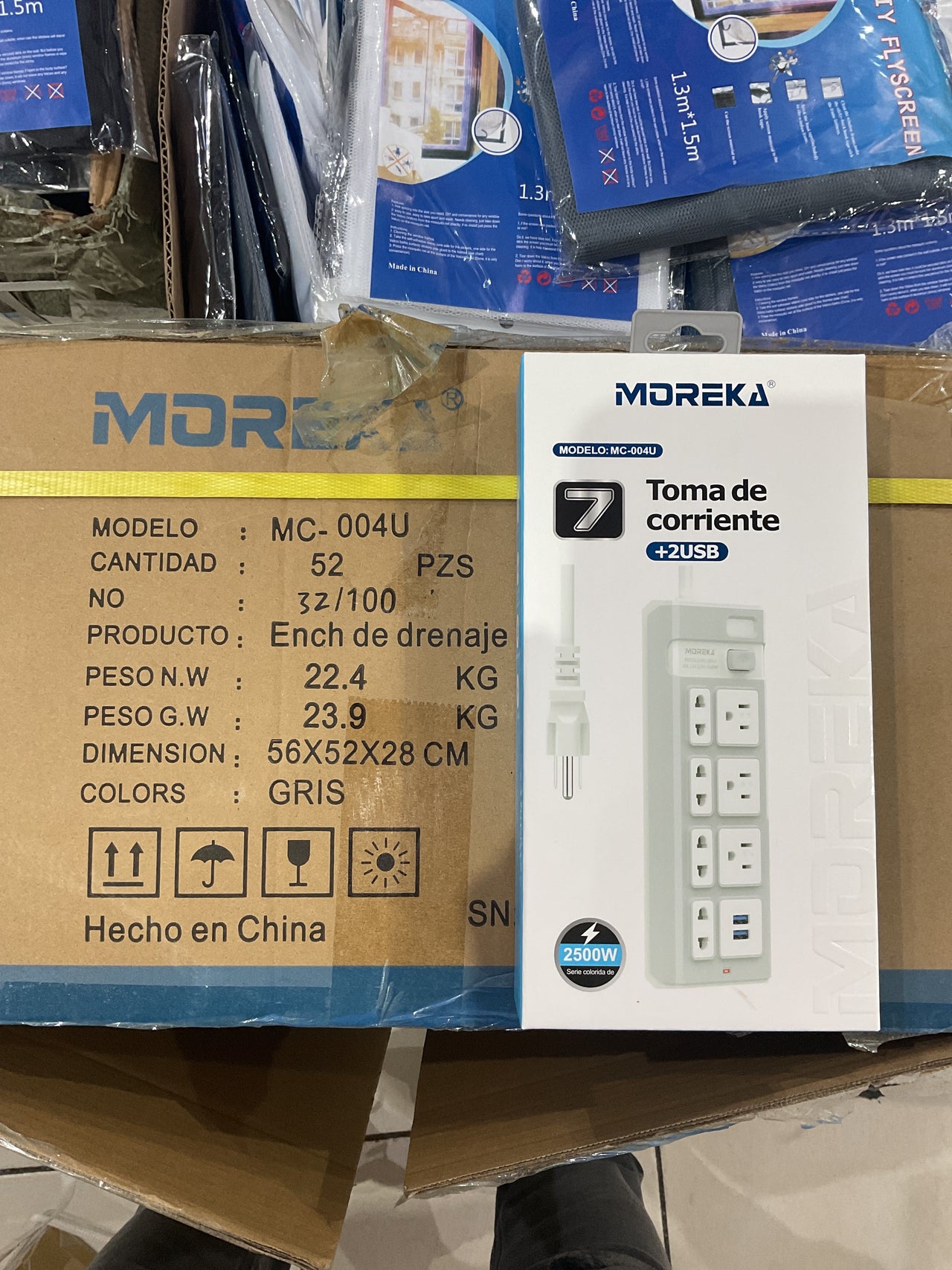 Toma corriente MC-004U
