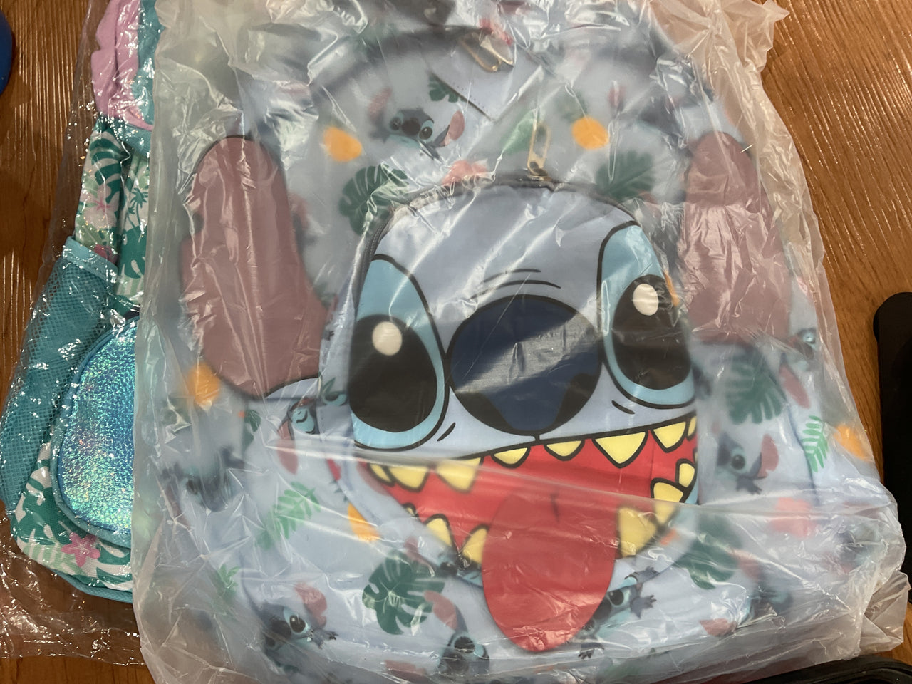 Mochila bordada personaje