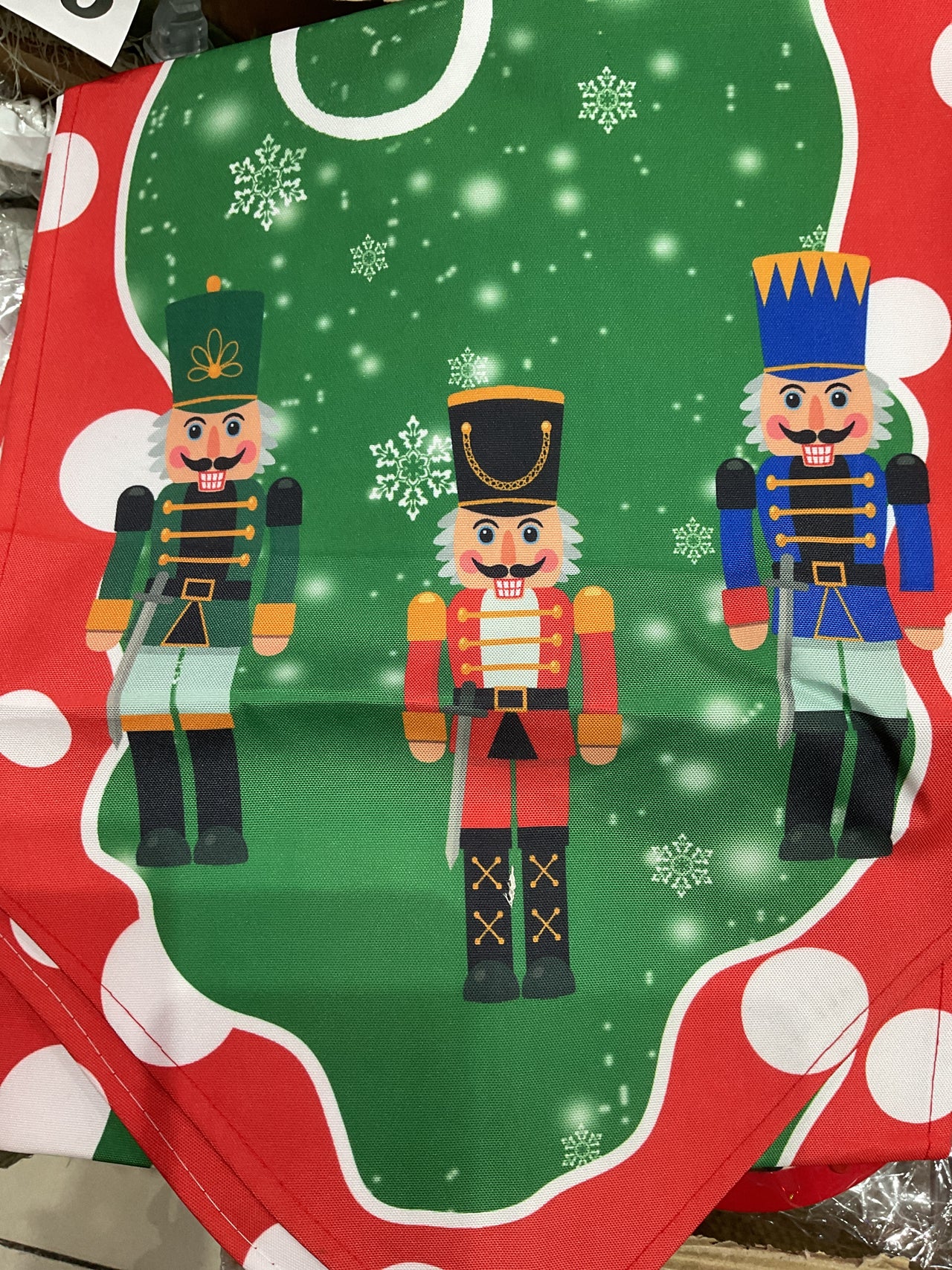 Camino de mesa cascanueces