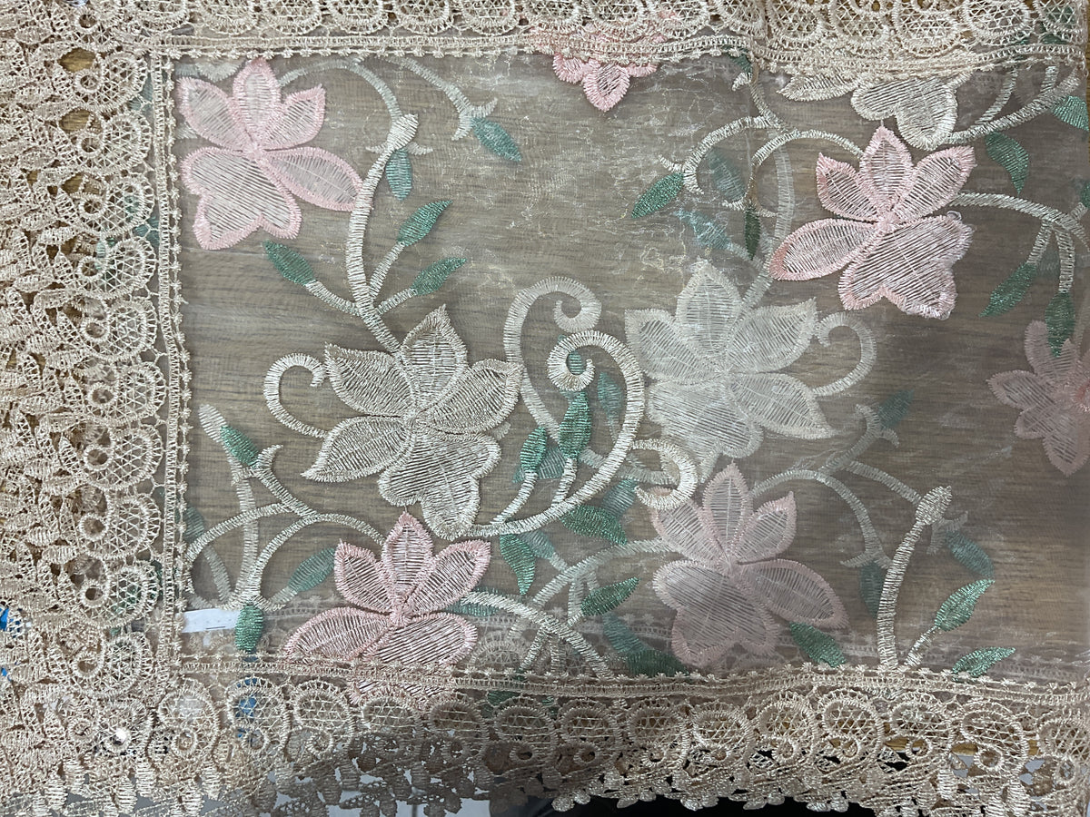 Camino De Mesa Besh Flor. 40x90